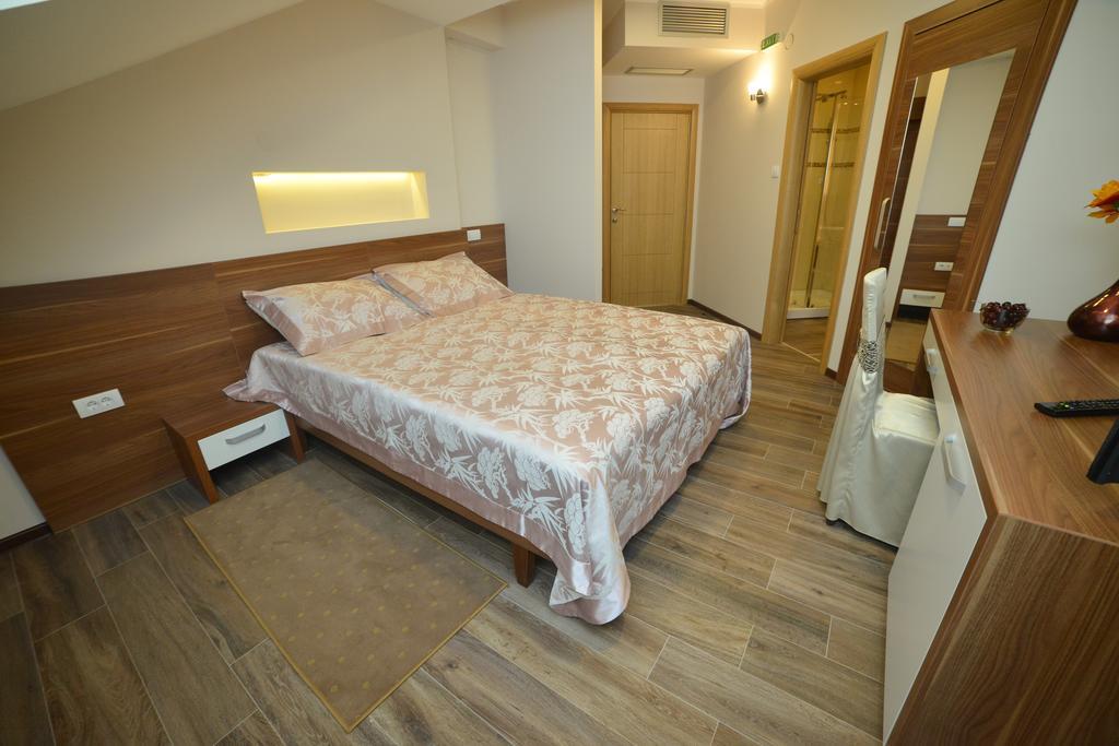 Kesten Futog Quarto foto